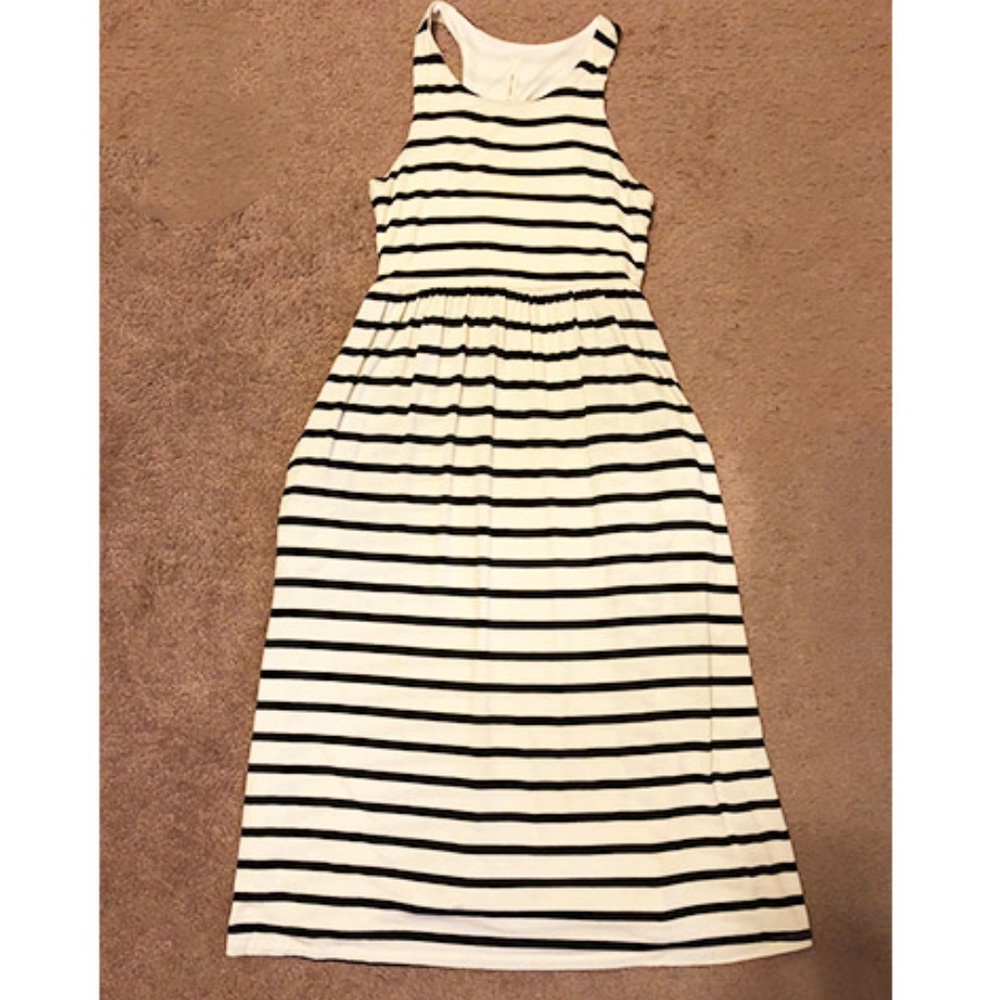 Black and White Striped Sleeveless Dress